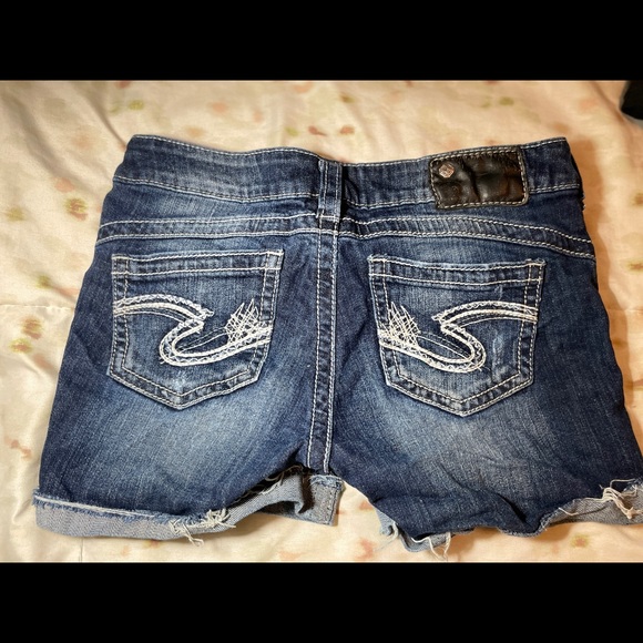 Silver Jean Co Camden Rose Short - Picture 1 of 4